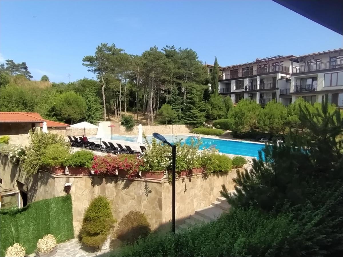 Apartment mit Poolblick