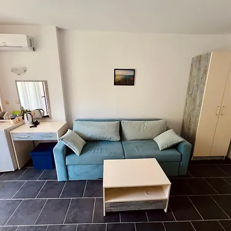 Limani Guest House-3